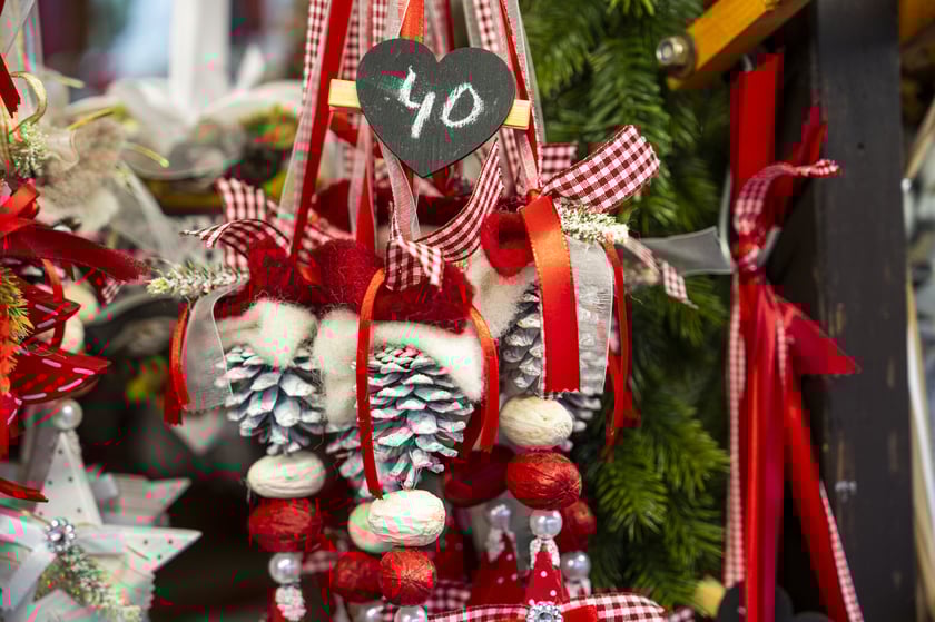 Jarmark Bożonarodzeniowy 2024 we Wrocławiu - na zdjęciach produkty, które można kupić na jarmarku